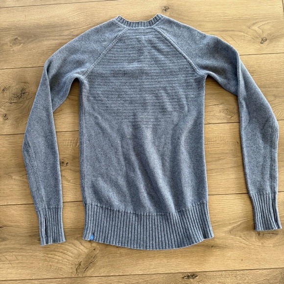 LULULEMON Women's Blue Crewneck Sweater - Picture 5 of 10